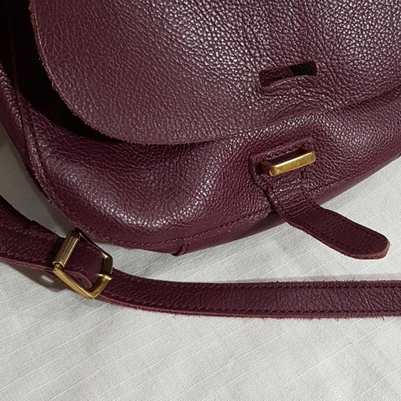 Mark and Graham Leather Crossbody Bag - Picture 7 of 8